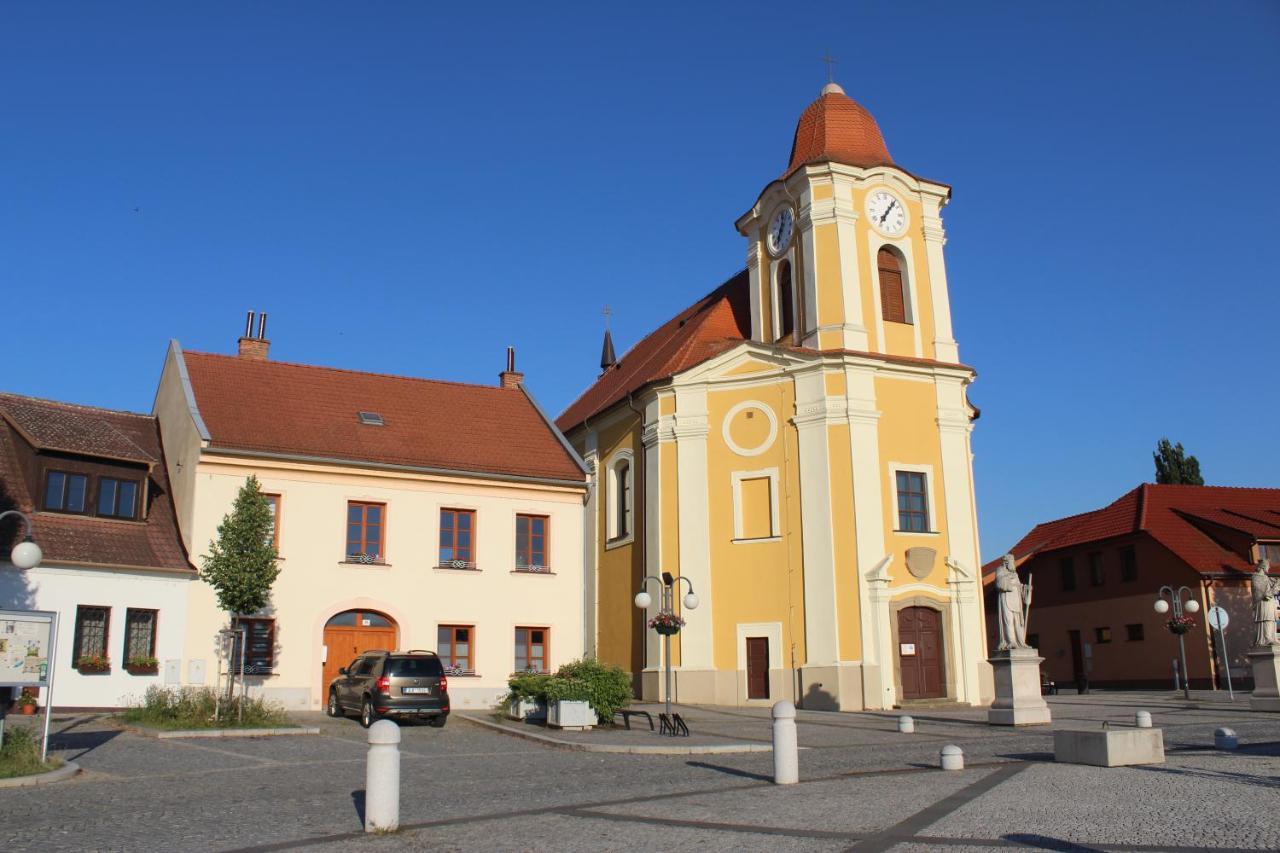 Apartman U Kostela Veselí nad Moravou Exterior foto