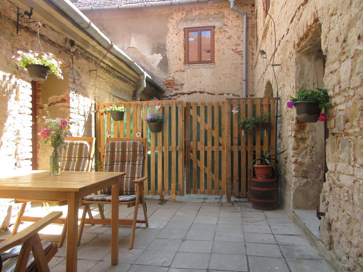 Apartman U Kostela Veselí nad Moravou Exterior foto